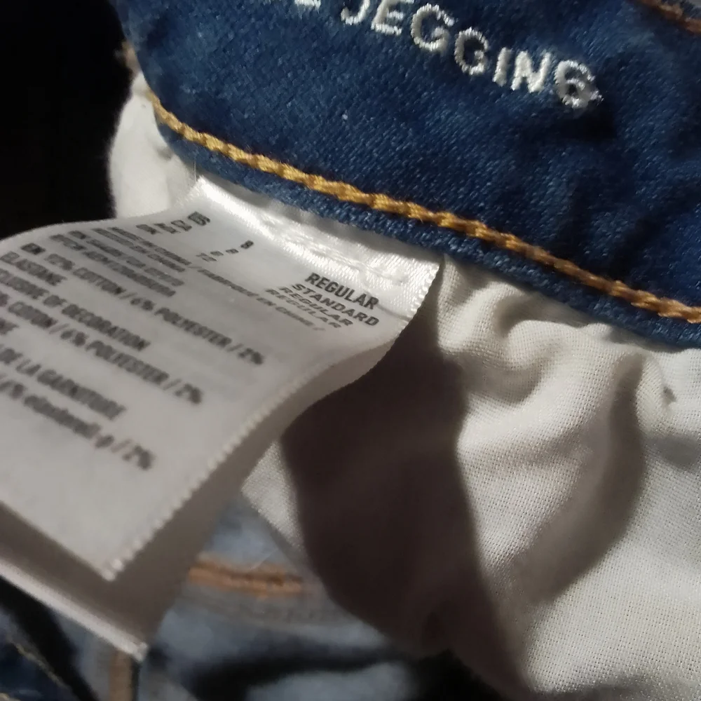 American Eagle Outfitters Distressed Denim Jeans Super Stretch High Rise Jegging
